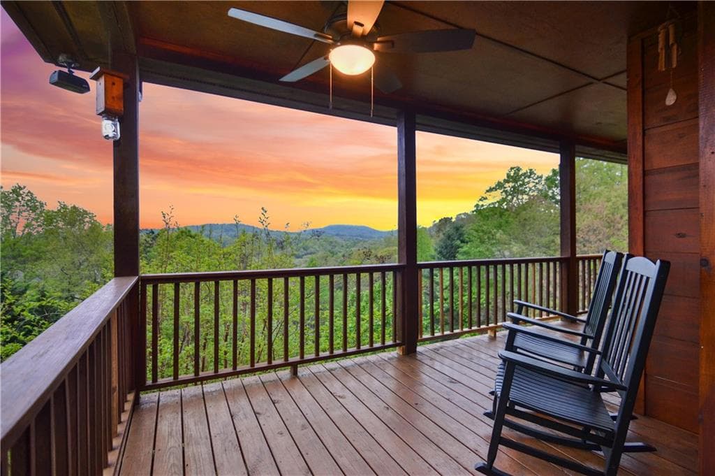 4 bedroom, 3 bathroom, 2,500 sq ft single family residence under contract at 48 Lookout Drive, Blue Ridge, GA 30513 — photo 2