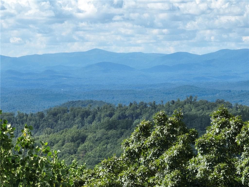 single family residence under contract at 31 Highline Drive, Ellijay, GA 30536 — photo 9