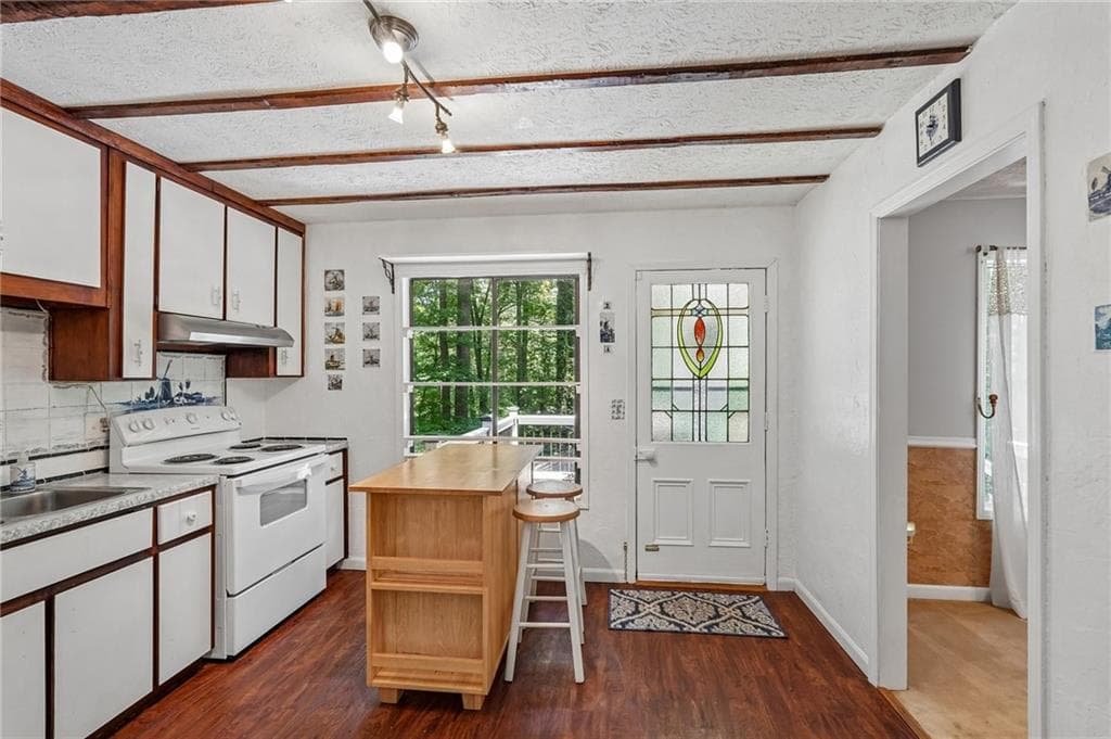 4 bedroom, 2 bathroom, 1,496 sq ft single family residence for sale at 3045 Richmond Road, Woodstock, GA 30189 — photo 10