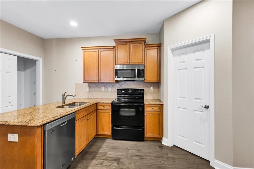 2 bedroom, 2 bathroom, 1,645 sq ft condominium for rent at 5358 Manor View Drive 12, Acworth, GA 30101 for $2,300 a month — photo 9
