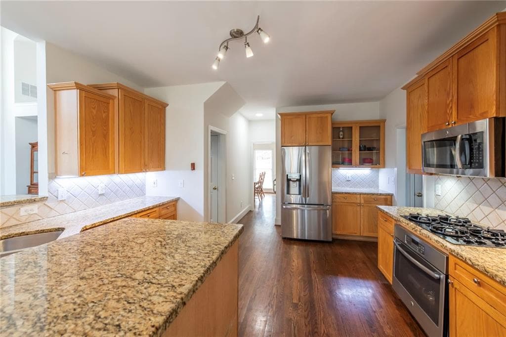 5 bedroom, 3 bathroom, 3,866 sq ft single family residence under contract at 103 Brooke Park Drive, Canton, GA 30115 — photo 3