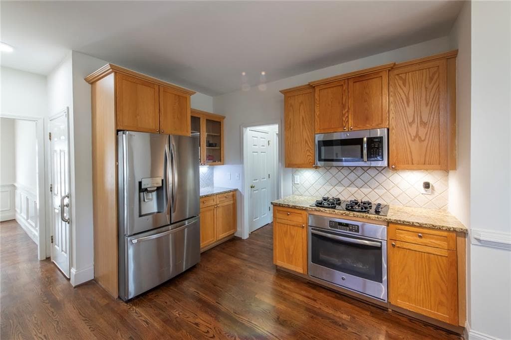 5 bedroom, 3 bathroom, 3,866 sq ft single family residence under contract at 103 Brooke Park Drive, Canton, GA 30115 — photo 4