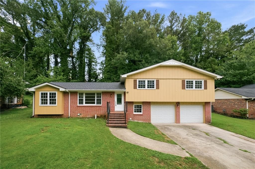 3 bedroom, 2 bathroom, 2,108 sq ft single family residence under contract at 3816 Green Bay Dr, Lawrenceville, GA 30044
