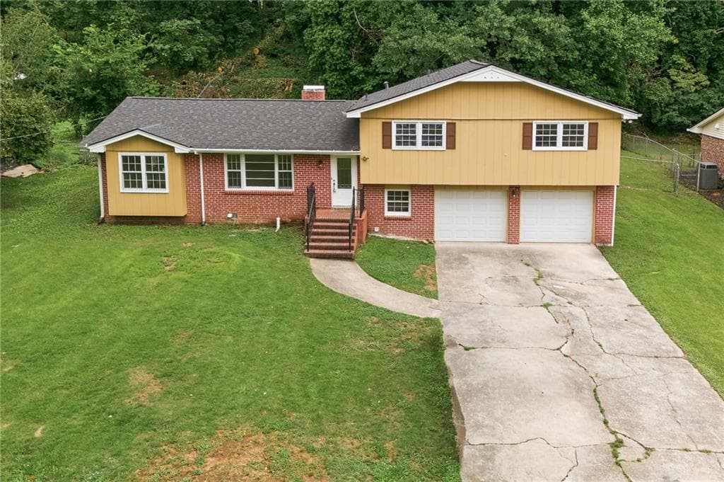 3 bedroom, 2 bathroom, 2,108 sq ft single family residence under contract at 3816 Green Bay Dr, Lawrenceville, GA 30044 — photo 5