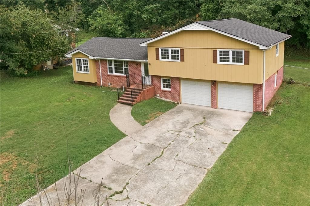 3 bedroom, 2 bathroom, 2,108 sq ft single family residence under contract at 3816 Green Bay Dr, Lawrenceville, GA 30044 — photo 6