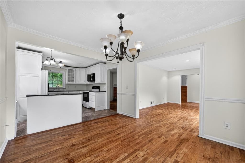 3 bedroom, 2 bathroom, 2,108 sq ft single family residence under contract at 3816 Green Bay Dr, Lawrenceville, GA 30044 — photo 9