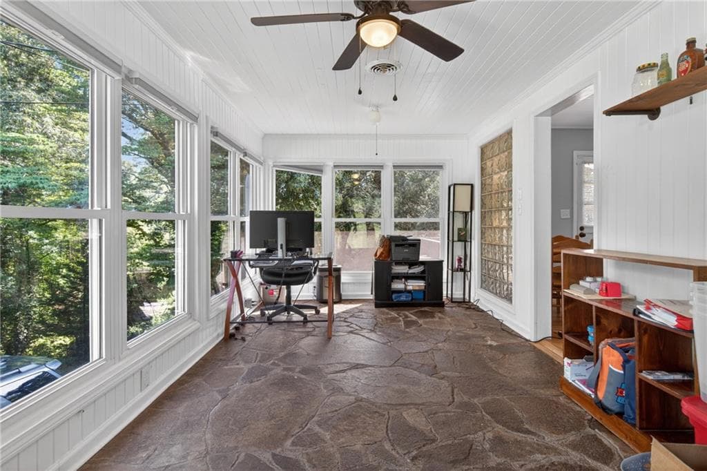 3 bedroom, 2 bathroom, 2,157 sq ft single family residence for sale at 188 Hillendale Drive, Toccoa, GA 30577 — photo 9