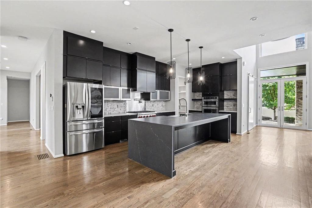 6 bedroom, 7 bathroom, 5,672 sq ft single family residence for sale at 2175 Meadowcliff Drive, Atlanta, GA 30345 — photo 6