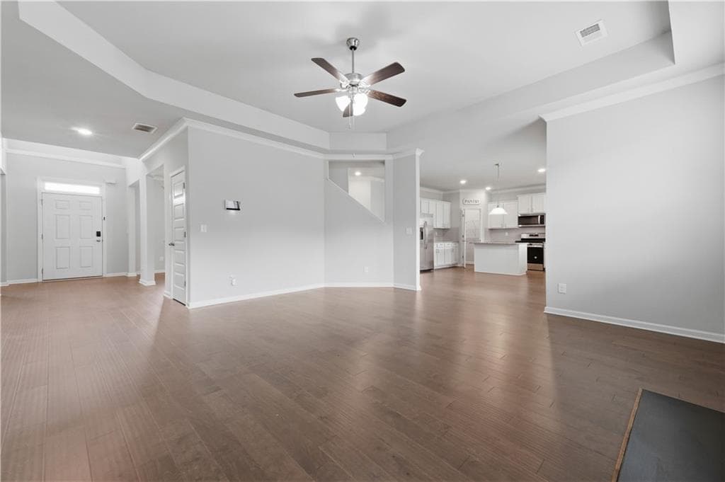 5 bedroom, 4 bathroom, 3,166 sq ft single family residence under contract at 19 Azalea Bloom Drive, Loganville, GA 30052 — photo 8