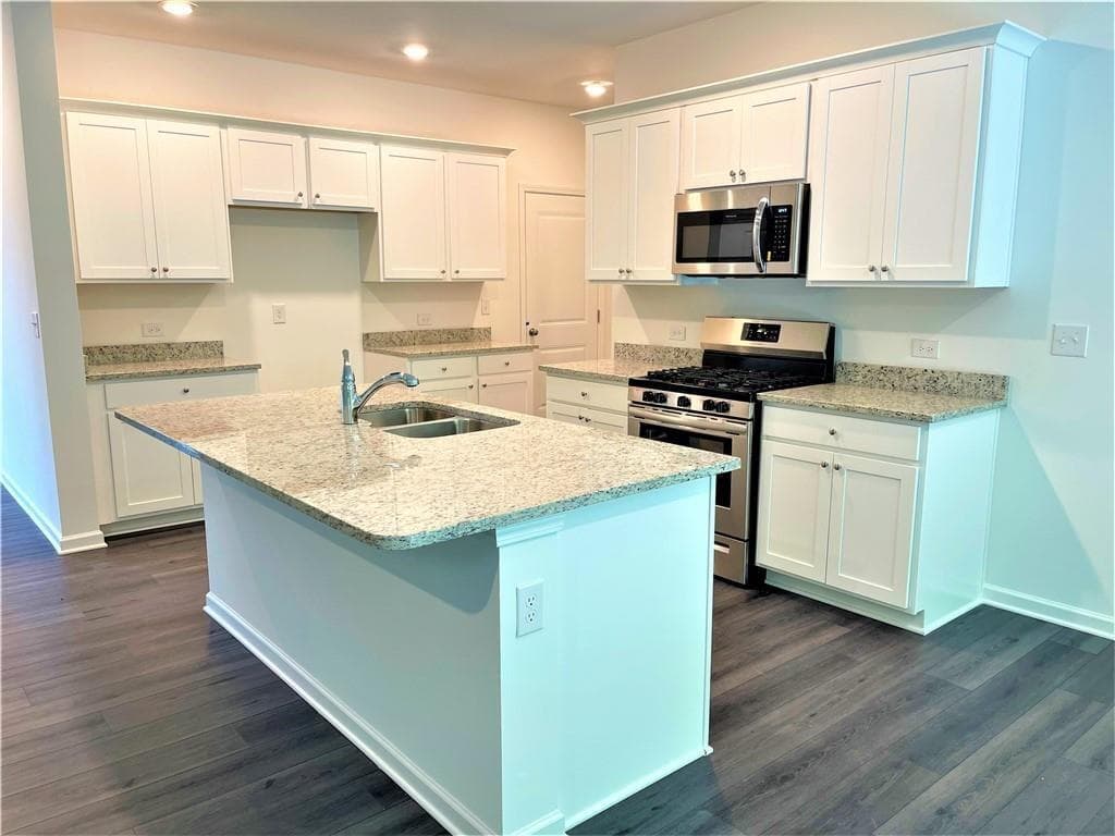 6 bedroom, 3 bathroom, 3,068 sq ft single family residence for rent at 270 Rivulet Drive, Dallas, GA 30132 for $2,595 a month — photo 6