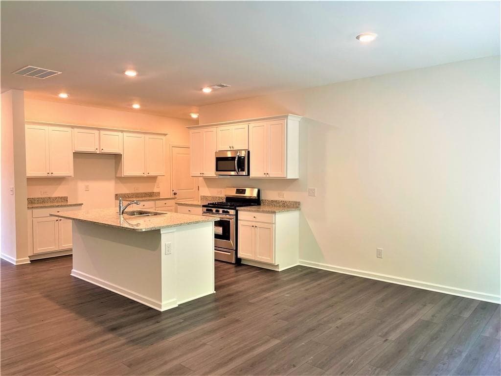 6 bedroom, 3 bathroom, 3,068 sq ft single family residence for rent at 270 Rivulet Drive, Dallas, GA 30132 for $2,595 a month — photo 8