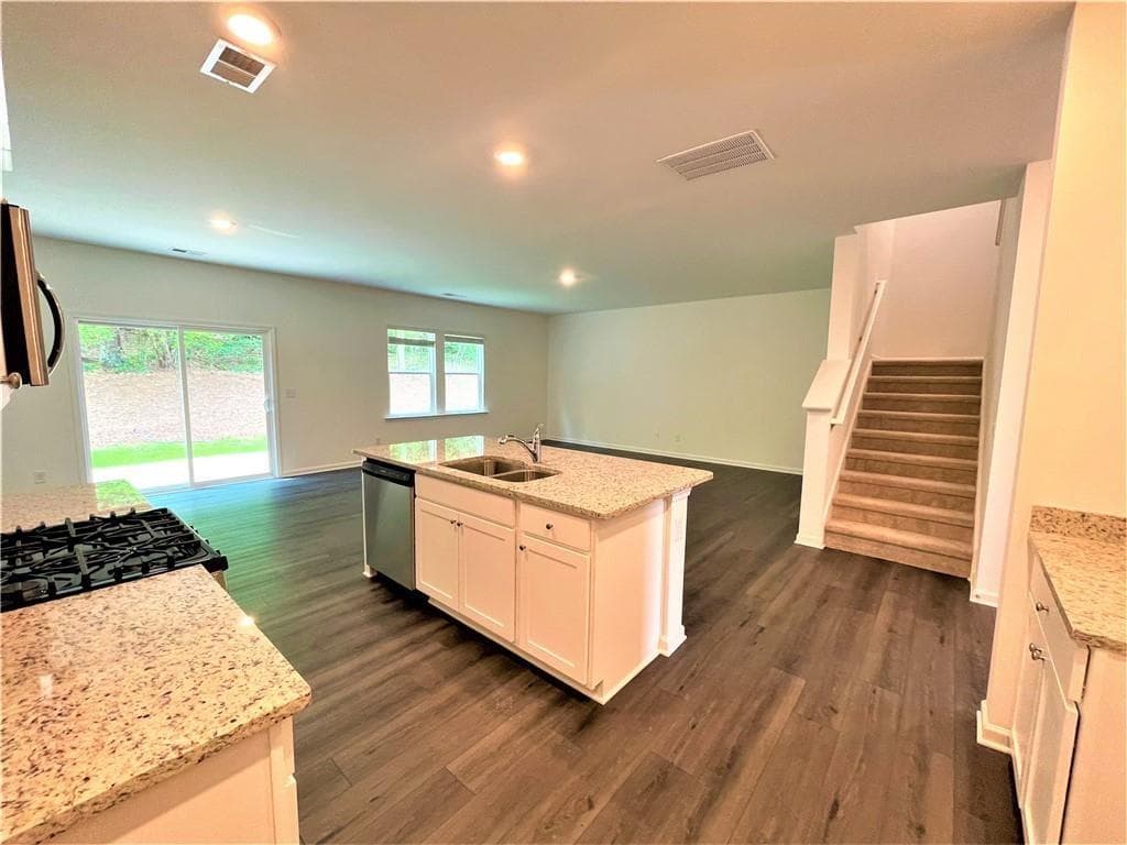6 bedroom, 3 bathroom, 3,068 sq ft single family residence for rent at 270 Rivulet Drive, Dallas, GA 30132 for $2,595 a month — photo 9