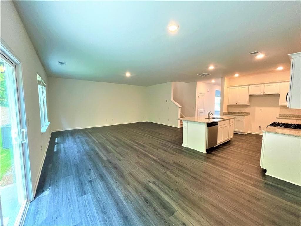6 bedroom, 3 bathroom, 3,068 sq ft single family residence for rent at 270 Rivulet Drive, Dallas, GA 30132 for $2,595 a month — photo 10