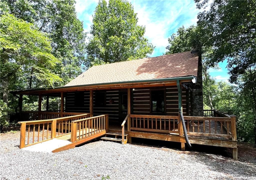 2 bedroom, 3 bathroom, 1,314 sq ft single family residence for sale at 187 Tiffany Lane, Mineral Bluff, GA 30559 — photo 2