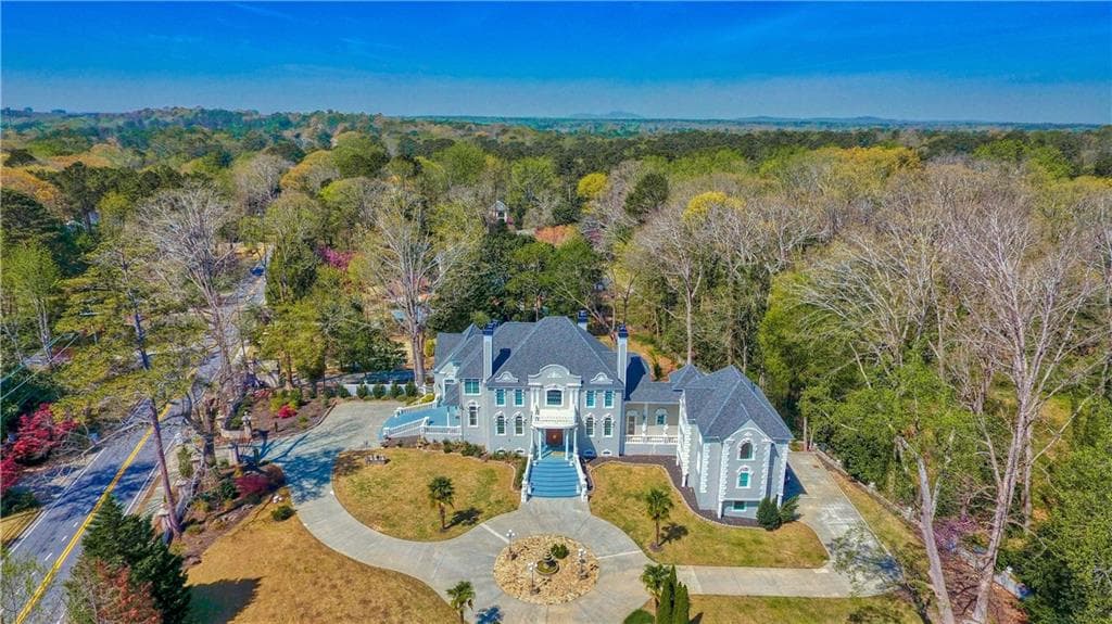 12 bedroom, 15 bathroom, 10,711 sq ft single family residence for sale at 6020 Riverside Drive, Atlanta, GA 30328 — photo 7