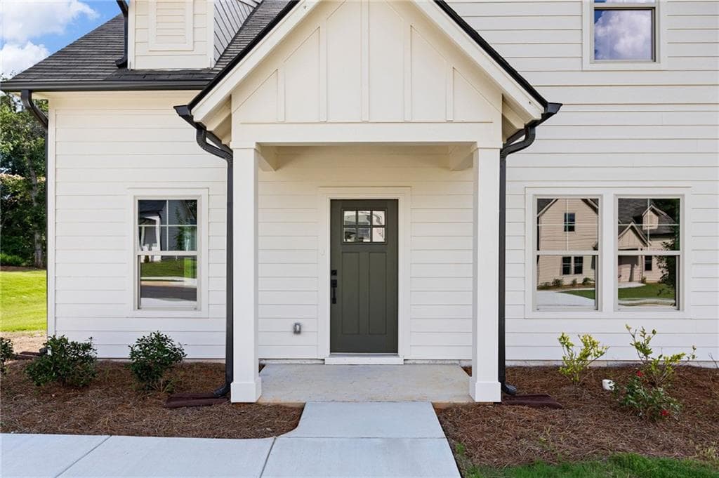 3 bedroom, 3 bathroom, 1,369 sq ft single family residence for sale at 104 Winston Way, Carrollton, GA 30117