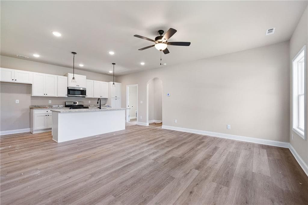 2 bedroom, 2 bathroom, 1,023 sq ft single family residence for sale at 105 Winston Way, Carrollton, GA 30117 — photo 6