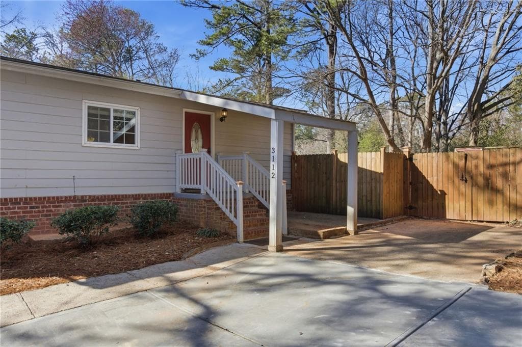 4 bedroom, 2 bathroom, 1,912 sq ft single family residence for rent at 3112 Dove Way A, Decatur, GA 30033 for $2,650 a month — photo 3