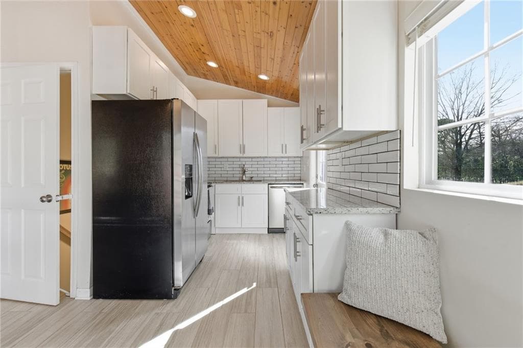 4 bedroom, 2 bathroom, 1,912 sq ft single family residence for rent at 3112 Dove Way A, Decatur, GA 30033 for $2,650 a month — photo 8