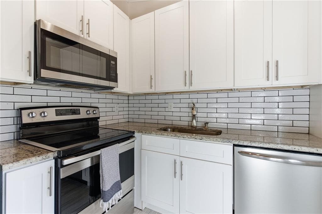 4 bedroom, 2 bathroom, 1,912 sq ft single family residence for rent at 3112 Dove Way A, Decatur, GA 30033 for $2,650 a month — photo 9