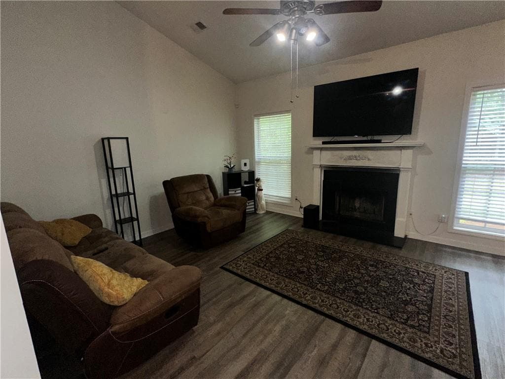 3 bedroom, 3 bathroom, 1,672 sq ft single family residence for sale at 1017 Willow Crest Landing, Austell, GA 30168 — photo 4