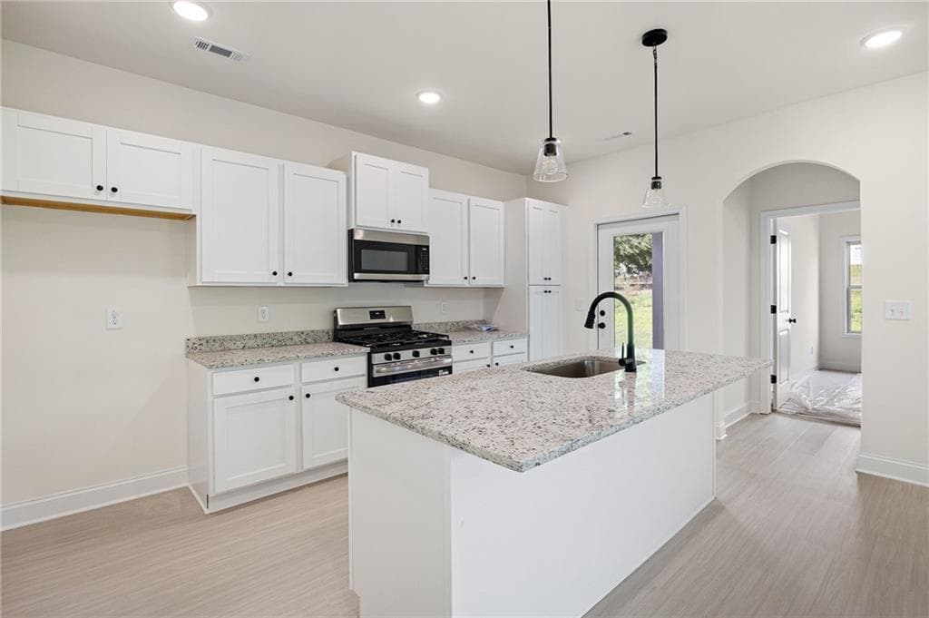 3 bedroom, 2 bathroom, 1,154 sq ft single family residence for sale at 109 Winston Way, Carrollton, GA 30117 — photo 6