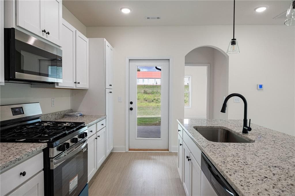 3 bedroom, 2 bathroom, 1,154 sq ft single family residence for sale at 109 Winston Way, Carrollton, GA 30117 — photo 7