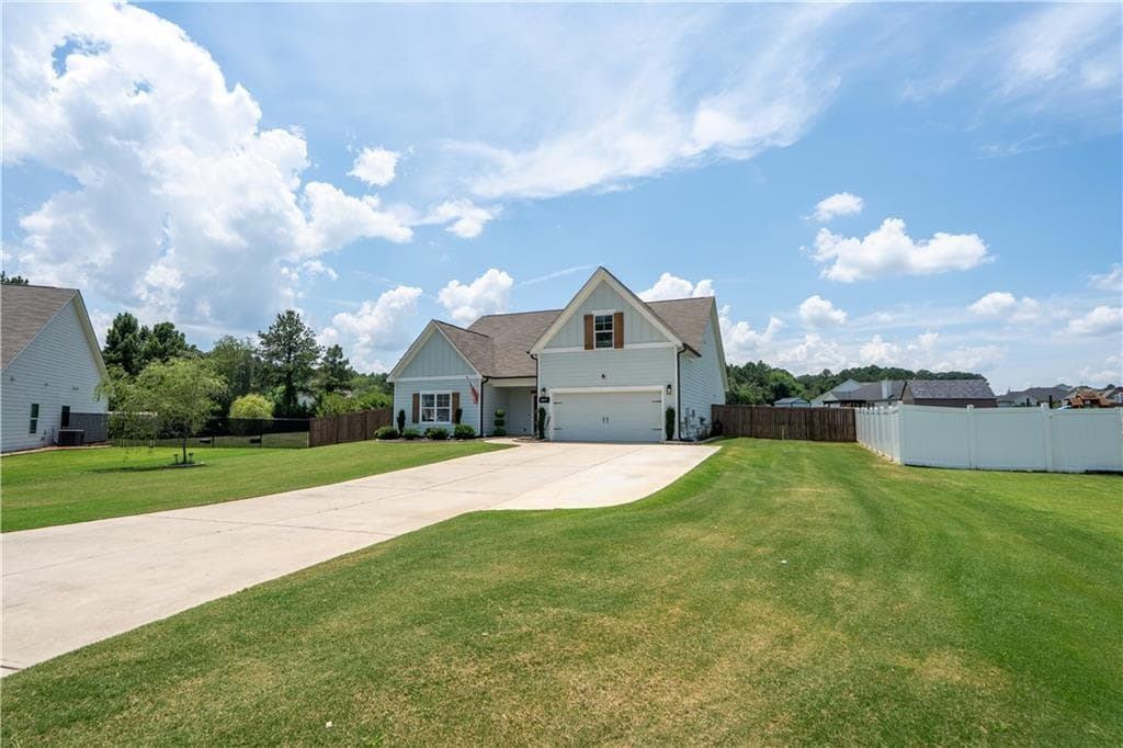 4 bedroom, 3 bathroom, 2,650 sq ft single family residence for sale at 407 Glenn Trail, Winder, GA 30680 — photo 3