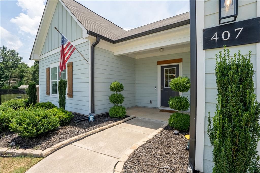 4 bedroom, 3 bathroom, 2,650 sq ft single family residence for sale at 407 Glenn Trail, Winder, GA 30680 — photo 5