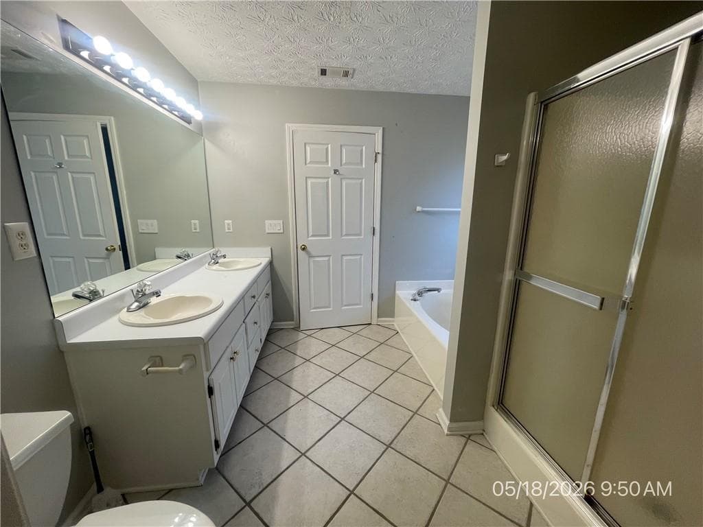 4 bedroom, 3 bathroom, 2,146 sq ft single family residence under contract at 260 Rosewood Circle, Covington, GA 30016 — photo 9