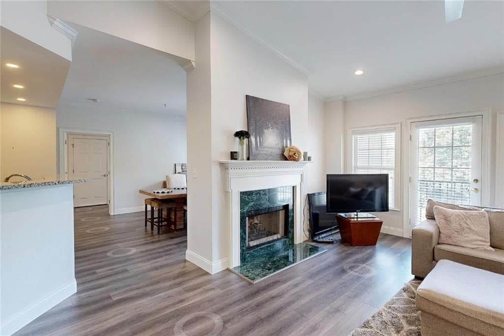 2 bedroom, 3 bathroom, 1,740 sq ft condominium for sale at 3275 Lenox Road 413, Atlanta, GA 30324 — photo 2