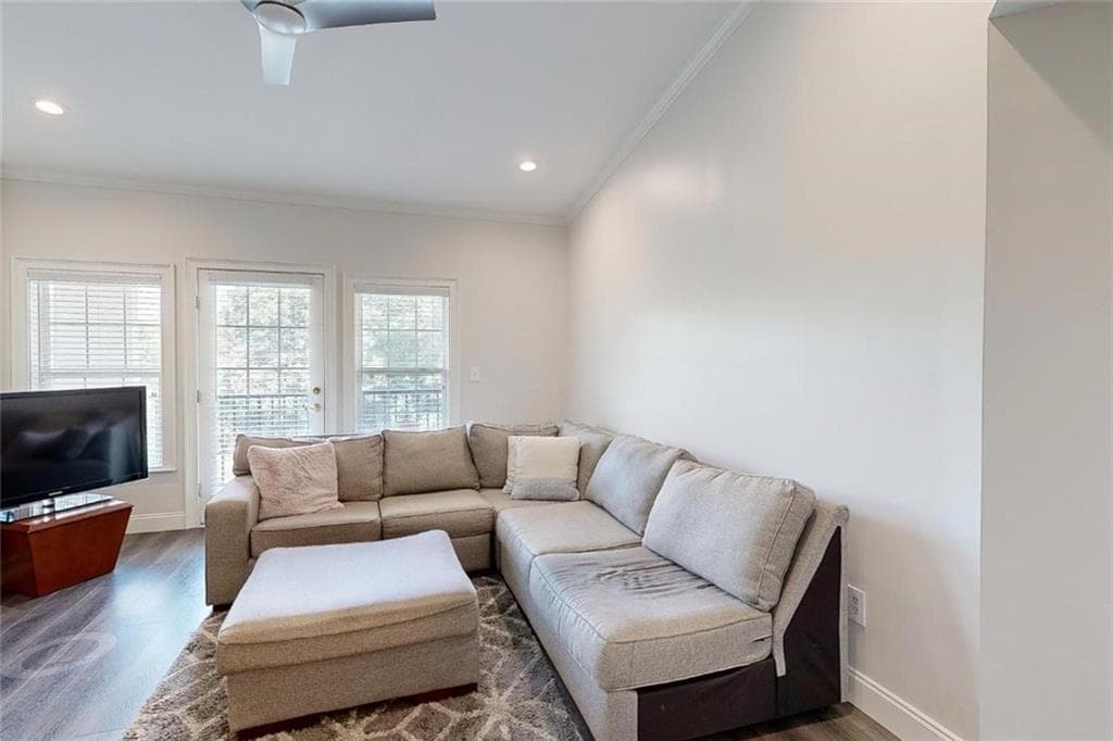 2 bedroom, 3 bathroom, 1,740 sq ft condominium for sale at 3275 Lenox Road 413, Atlanta, GA 30324 — photo 3