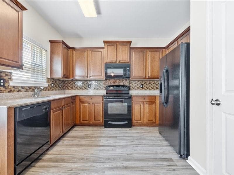 3 bedroom, 3 bathroom, 1,808 sq ft townhouse for rent at 472 Tufton Trail, Atlanta, GA 30354 for $2,195 a month — photo 4
