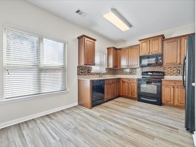 3 bedroom, 3 bathroom, 1,808 sq ft townhouse for rent at 472 Tufton Trail, Atlanta, GA 30354 for $2,195 a month — photo 5