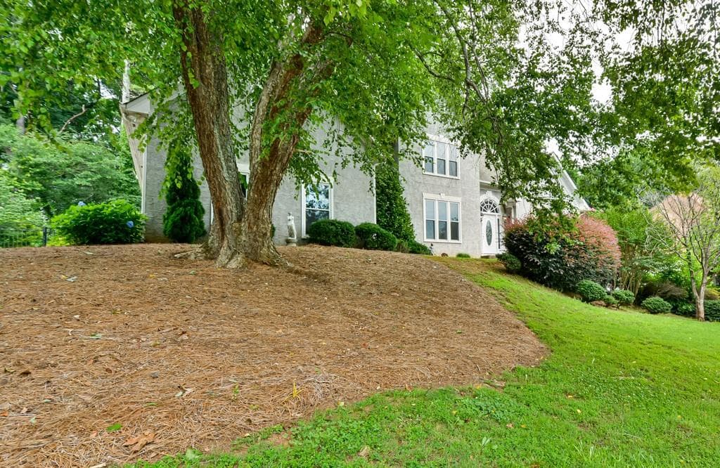 4 bedroom, 4 bathroom, 3,908 sq ft single family residence for sale at 371 Bridgebrook Lane, Smyrna, GA 30082 — photo 3