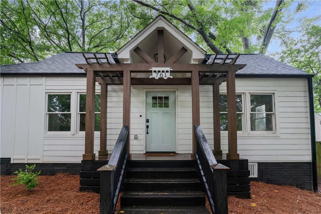 3 bedroom, 2 bathroom single family residence for rent at 761 Palatine Avenue, Atlanta, GA 30316 for $3,499 a month — photo 3