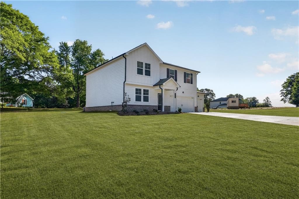 4 bedroom, 3 bathroom, 2,522 sq ft single family residence under contract at 408 Panther Creek Lane, Jackson, GA 30233 — photo 3