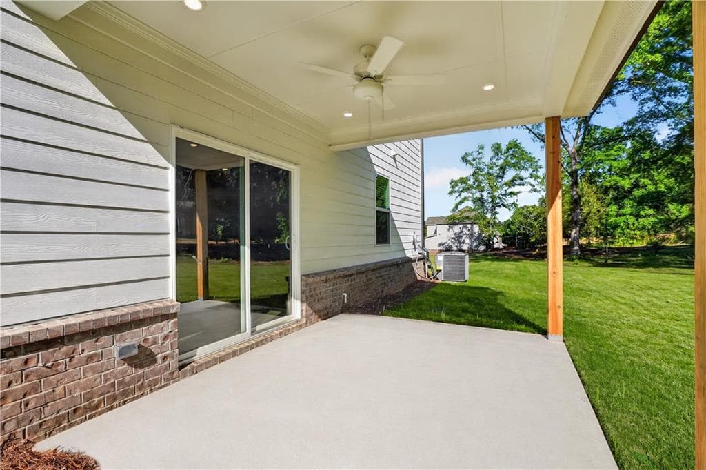 4 bedroom, 3 bathroom, 2,522 sq ft single family residence under contract at 408 Panther Creek Lane, Jackson, GA 30233 — photo 7