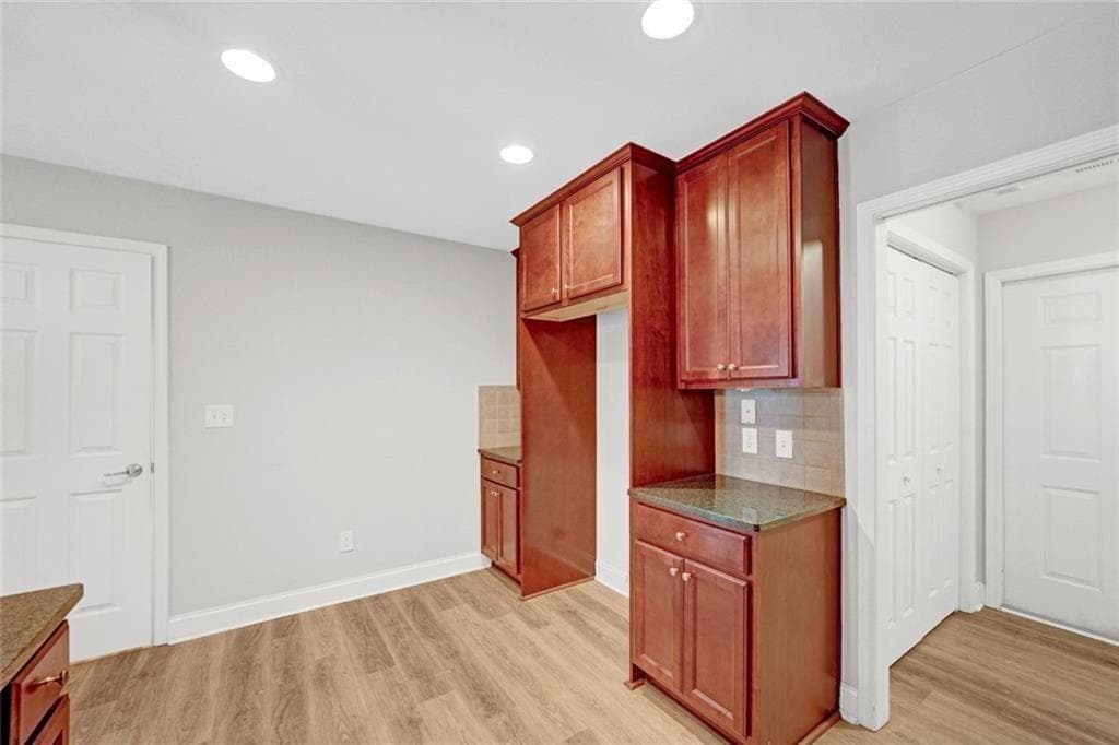 3 bedroom, 2 bathroom, 1,862 sq ft condominium for sale at 2357 Chimney Cottage Circle, Marietta, GA 30066 — photo 7