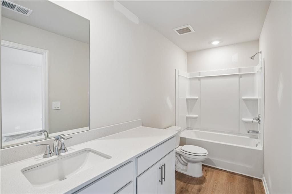 3 bedroom, 3 bathroom, 1,640 sq ft townhouse under contract at 7844 Marie Way, Fairburn, GA 30213 — photo 5