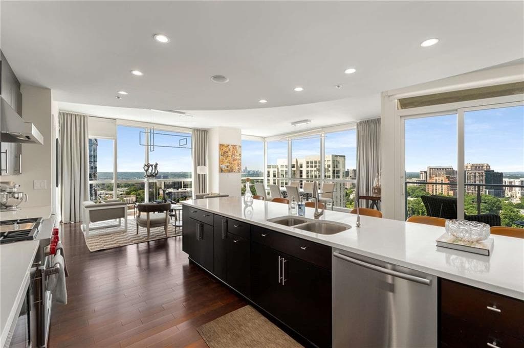 3 bedroom, 3 bathroom, 2,748 sq ft condominium for sale at 3325 PIEDMONT Road 2006, Atlanta, GA 30305 — photo 10
