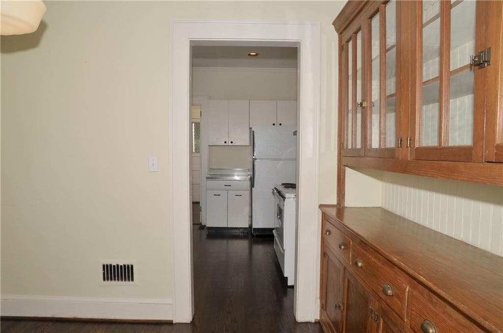 3 bedroom, 2 bathroom, 1,601 sq ft single family residence for rent at 602 Sherwood Road, Atlanta, GA 30324 for $3,000 a month — photo 8