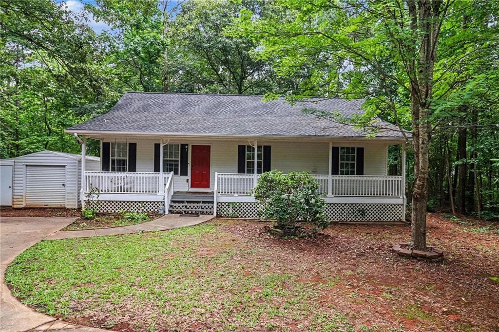 3 bedroom, 2 bathroom, 1,232 sq ft single family residence sold at 425 Tommy Thompson Way, Whitesburg, GA 30185