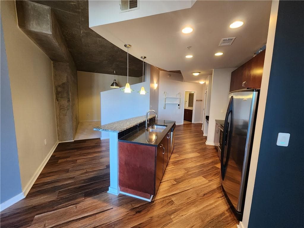 1 bedroom, 1 bathroom, 743 sq ft condominium for rent at 400 W Peachtree Street 1614, Atlanta, GA 30308 for $1,795 a month — photo 1 of 29