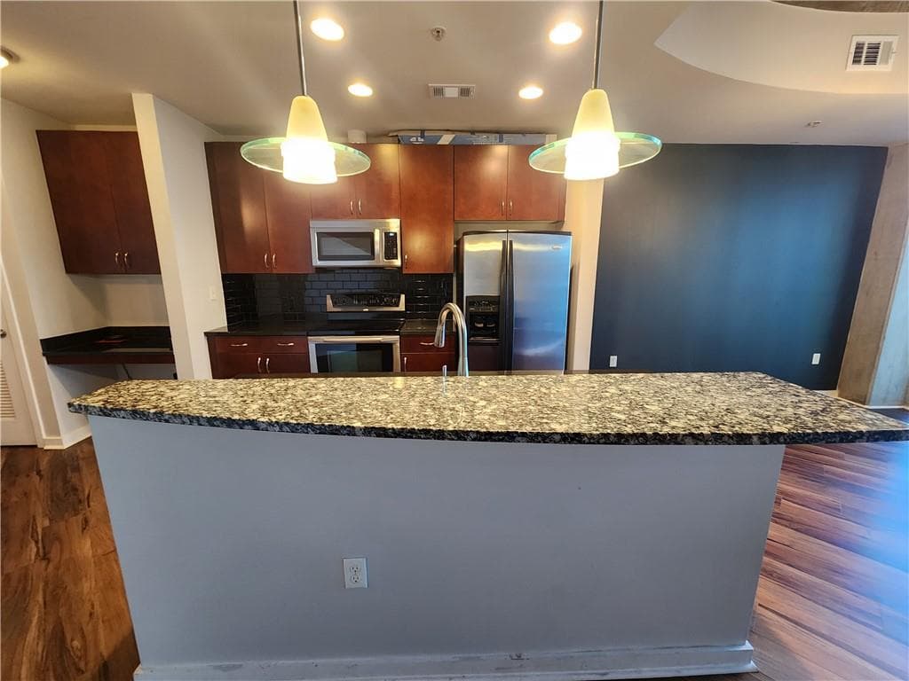 1 bedroom, 1 bathroom, 743 sq ft condominium for rent at 400 W Peachtree Street 1614, Atlanta, GA 30308 for $1,795 a month — photo 7