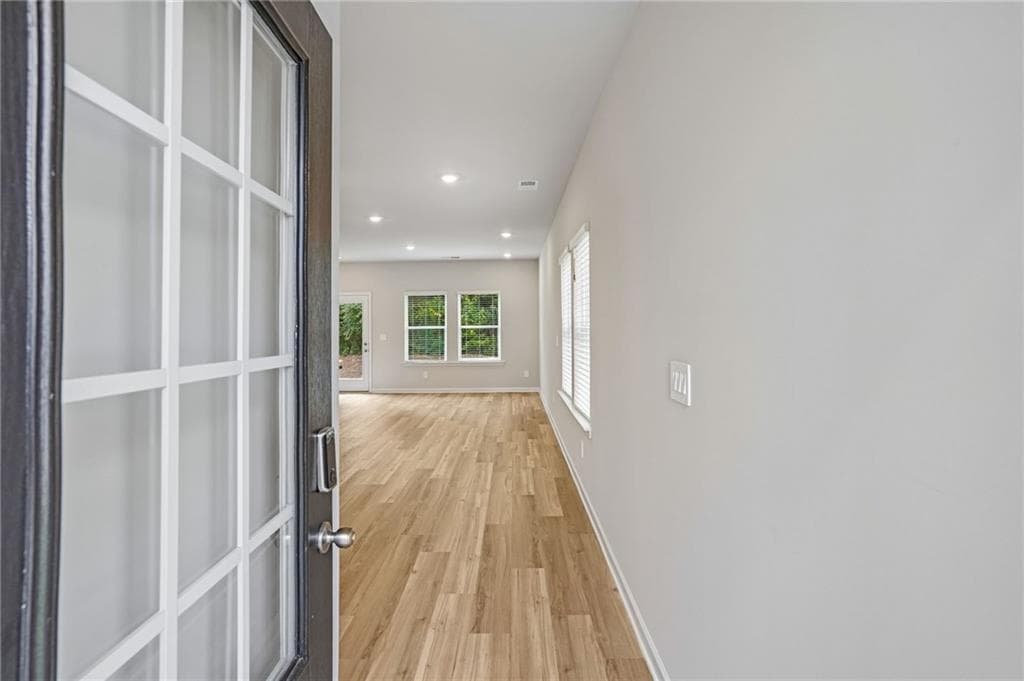 3 bedroom, 4 bathroom, 1,640 sq ft townhouse for sale at 7834 Marie Way, Fairburn, GA 30213 — photo 2