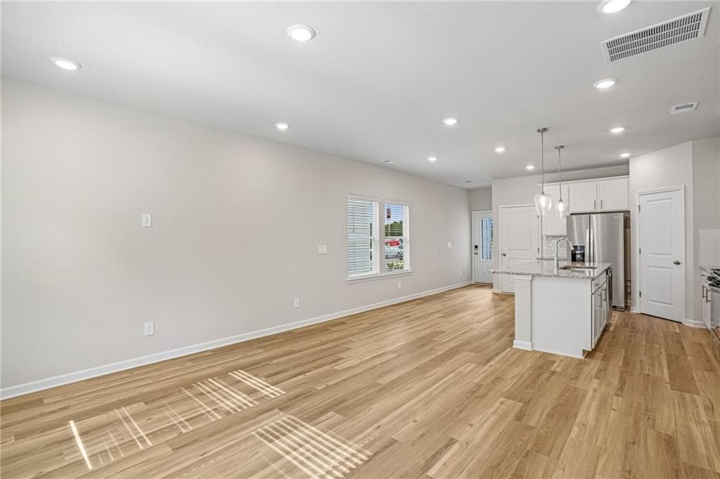 3 bedroom, 4 bathroom, 1,640 sq ft townhouse for sale at 7834 Marie Way, Fairburn, GA 30213 — photo 6