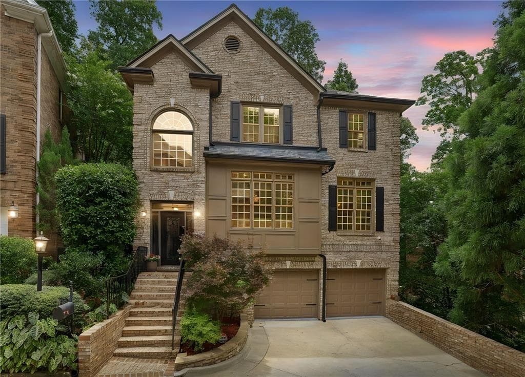 4 bedroom, 4 bathroom, 3,498 sq ft single family residence sold at 1151 Chantilly, Atlanta, GA 30324