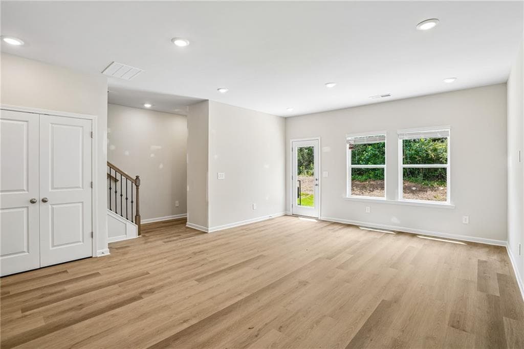 3 bedroom, 3 bathroom, 1,640 sq ft townhouse under contract at 7838 Marie Way, Fairburn, GA 30213 — photo 10