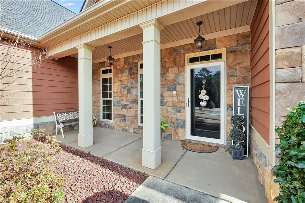 4 bedroom, 4 bathroom, 2,678 sq ft single family residence for sale at 108 Caraway Road, Locust Grove, GA 30248 — photo 4